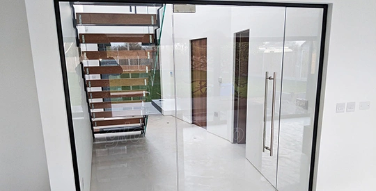 Temporary glass partitions